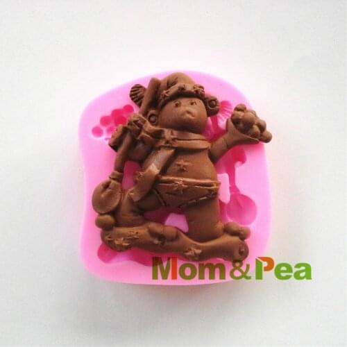 Mom&Pea 0450 Free Shipping Christmas Bear Silicone Mold Cake Decoration Fondant Cake 3D Mold Food Grade DIY Silicone Mould