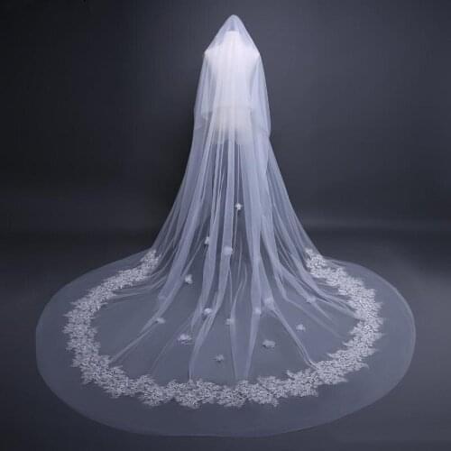 2020 Designed Wedding Veils Lace Appliqued Cathedral Length Blusher Face Bridal Veil Custom Made Bride Veils Bridal Hair with Co