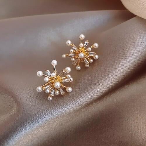 2020 Korea Hot Sale Fashion Jewelry Exquisite Copper Inlay Zircon Three-dimensional Flower White Pearl Elegant Earring for women