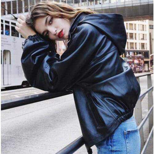 2020 Spring Fashion brand Good Quality hooded design leather jacket Ladies Street style zipper short PU Leather Jacket wq947