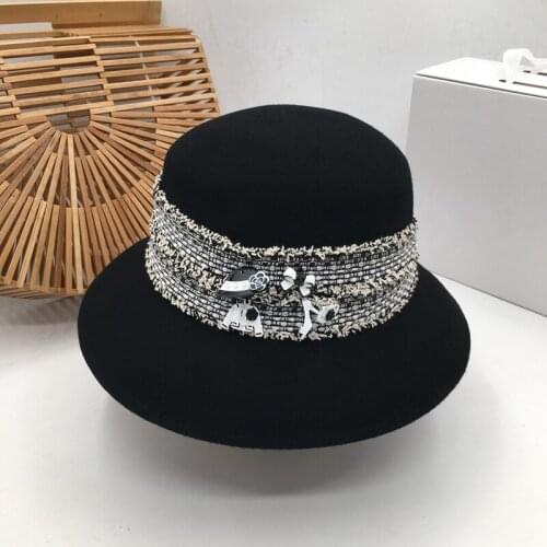 New winter in Europe and the wind wool hat? Basin fisherman hat Hepburn li han edition joker hat Japanese fashion ins