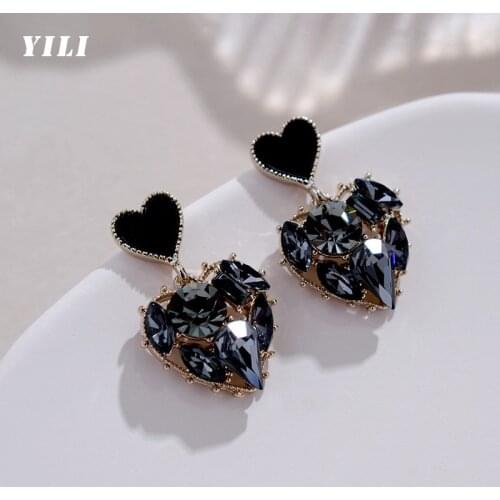 2021 New Korean Grey Crystal Love Heart Dangle Earrings Fashion Grey Zircon Earring for Women Girls Elegant Party Jewelry