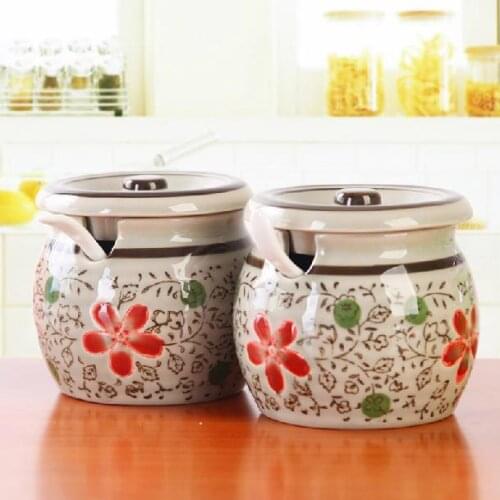 Creative Ceramic Spice Jar Vintage Japanese Cherry Glaze Color Seasoning Containers for Spice Salt Shaker with Spoon and Cover