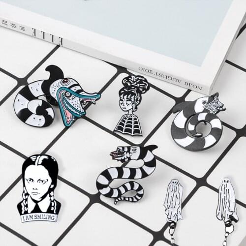 Black and white snake pin Spider queen Lapel pins Badges Dark campus girl face enamel Brooches Horror Movie Gift women jewelry