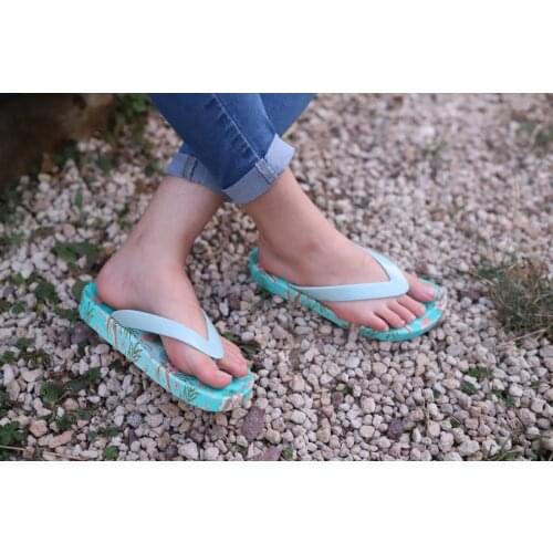 Overhead Women 'S Slip-Resistant Finger Cross Slippers Pool Beach Sea Slipper