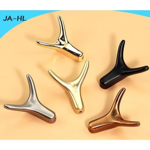 1pc Wall-Mounted Clothes Hook Cow Horn Hook Bathroom Coat Hook Bedroom Robe Hook Bathroom Accessories