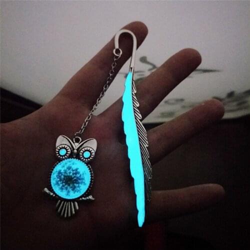 1Pcs Luminous Feather Shape Bookmarks Owl Bookmarks Creative Gift For Friends School Stationery Supplies
