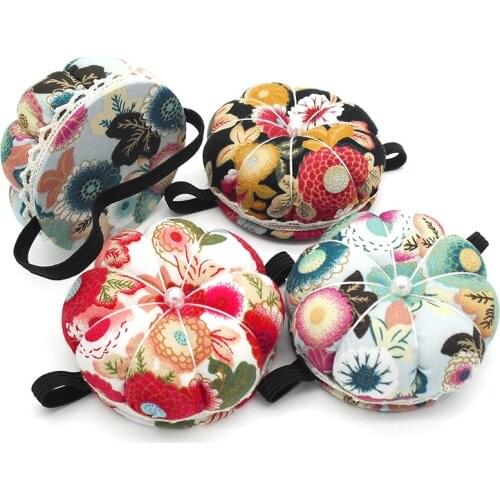 Random Color Pumpkin Shape Needle Pin Cushion Holder Sewing Kit DIY Craft Sewing Pin Elastic Wrist Band Pincushions