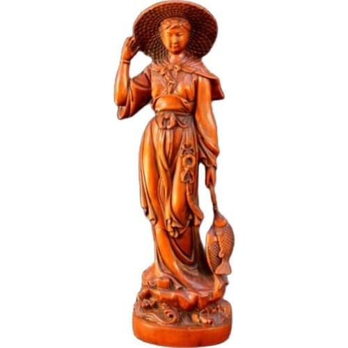 Carvings of boxwood take fish and beauty figures as crafts
