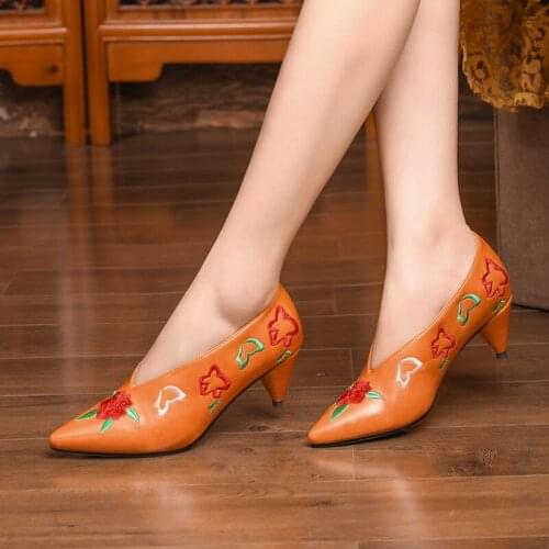 Women pumps Mid-heeled shoes plus size 22-26.5cm length middle-aged shoes v pointed toe fashion embroidered Mother shoes 2colors
