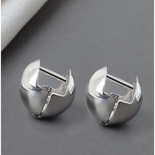 Korean Fashion Ladies Earrings Unusual Wide Round High Polished Hoop-Shaped Safety Pin Earrings Jewelry Gift Punching 2020 Trend