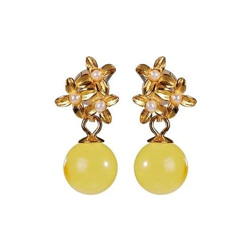 S925 sterling silver gold-plated amber beeswax Pearl graceful personality plum blossom round beads womens ear studs earrings