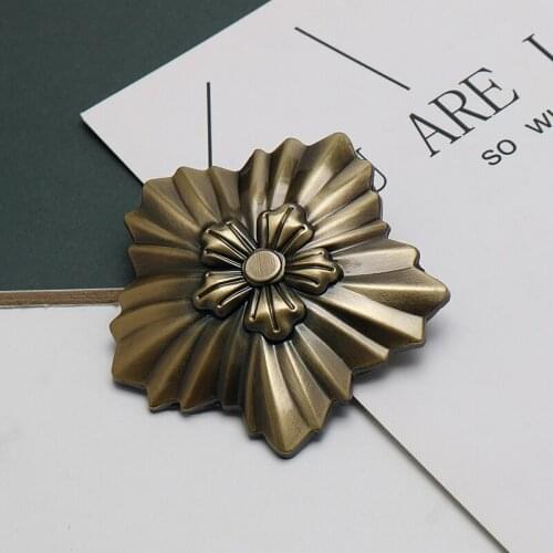 Game Village Moth Lady Brooch Vintage Flower Badge Brooch Woman Girl Cosplay Gift Jewelry Banquet Dress Clothing Accesso