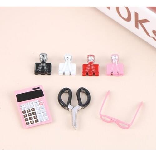 7Pcs 1/12 Miniature Dollhouse Calculator Clamp Stapler Scissors Glasses Mini Studying Room Stationery Sets Furniture Decor Toy