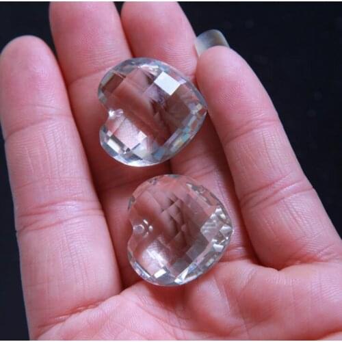 Natural white crystal pendant white crystal engraved face heart-shaped pendant manufacturers wholesale