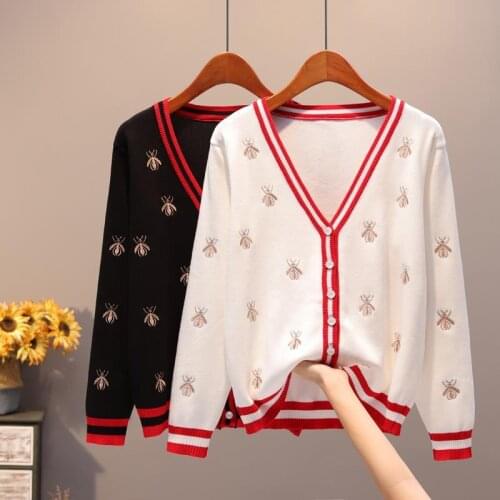Spring and autumn new bee embroidery color contrast long sleeve top with thin sweater