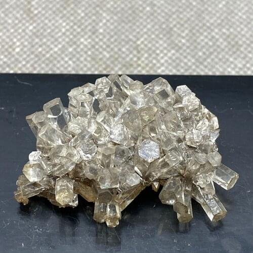 Natural transparent columnar calcite is rare and extinct in China