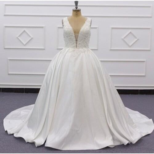 Molanda Hung 2021 High Quality Custom Made Bride Dress V-Neck Appliques Beading Draped Zipper Bow V-Back Ball Gown SJ224