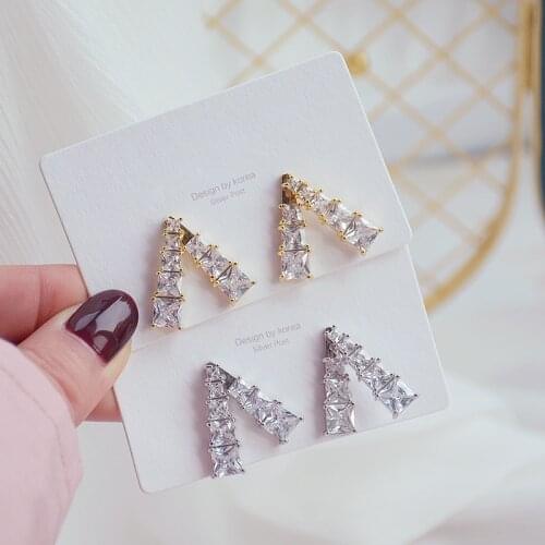 New Small V-Shaped Shiny CZ Rhinestone Earrings Ins Hot Selling Popular AAA High End Temperament Unique All Match Jewelry Female