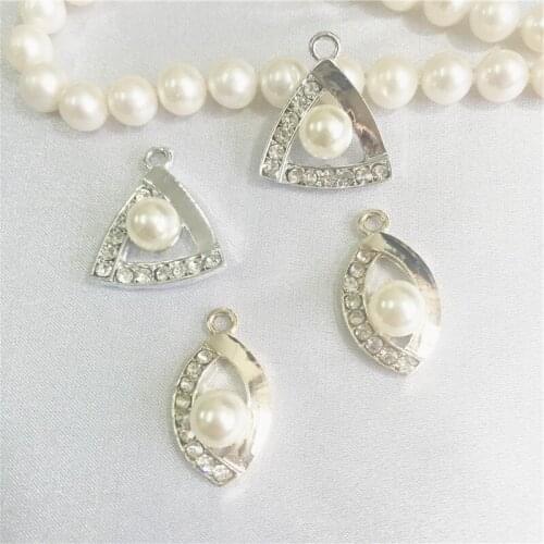 20MM 30pcs/pack Triangle/MS Shape Vintage Light Gold Color Plate Alloy Pendants Jewellery Charms