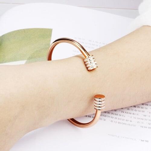 New jewelry fashion high quality popular rose gold water crystal womens opening titanium steel bracelet jewelry hot sales