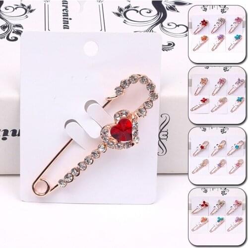 Rhinestone Floral Pins Flower Brooch Pins Crystal Love Heart Brooches for Women Shirt Cardigan Pin Jewelry Decoration Gifts
