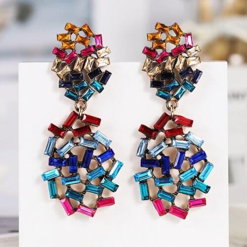 Huitan Bohemian Style Women Drop Earrings Seaside Holiday Female Accessories Versatile Colorful Statement Earring Luxury Jewelry