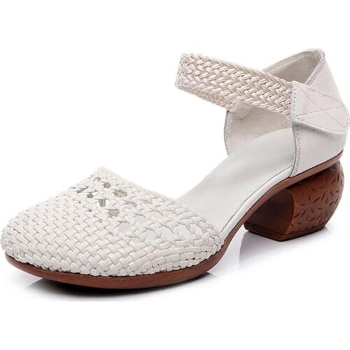 2021 New Arrival Party Women Sandals Fashion Handmade Weave Round Toe Hollow Thick Heel Sandals Casual Summer Shoes Black White