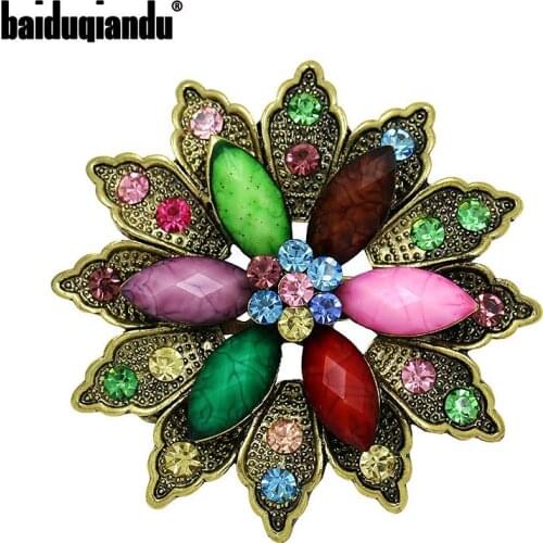 Baiduqiandu High Quality Oval Resin Stone and Crystal Diamante Vintage Flower Brooch Pins for Women in Antique Gold Color