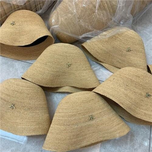 Spring Summer Travel Straw Hats Beige Yellow Women Dome Sun Protectors Caps Fashion Bees Casual Fisherman Hat 56-58cm 2021