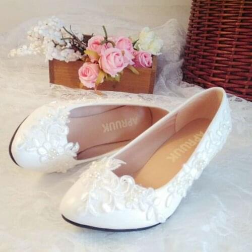 3cm Low small heel wedding shoes white for woman lace pearls elegant romantic plus sizes customized brides lace wedding shoes