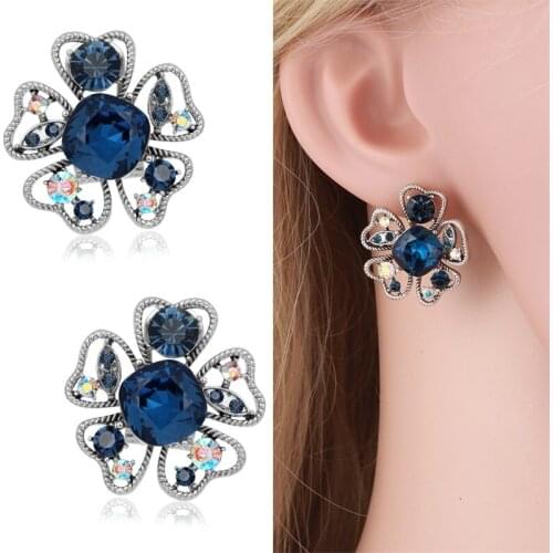 Vintage Cut Out Heart Cluster Blue Austrian Crystals Flower Stud Earrings Brincos Fashion Jewelry for Womens boucle d'oreille