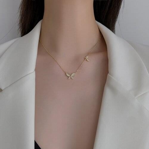 Sweet Jewelry Butterfly Pendant Necklace Delicate Design High Quality Shiny Crystal Golden Plating Chain Necklace For Womens