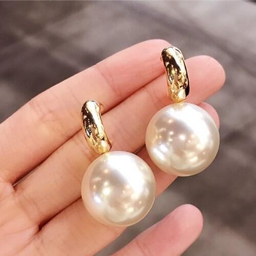 Huitan Simple Elegant Big Round Imitation Pearl Drop Earring for Women Anniversary Fine Gift Female Wedding Bridal Earrings New