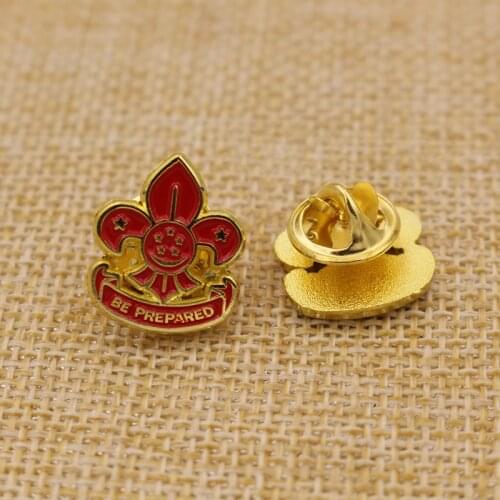 Custom soft enamel metal gold collar badge new style crown plating paint gold badge