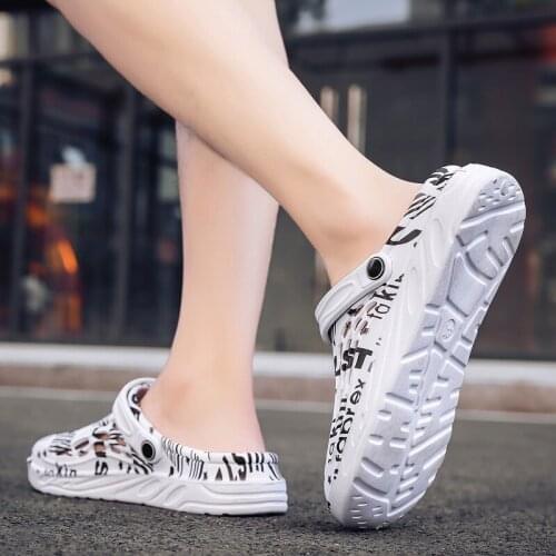 Couple Slippers Summer Breathable Mens Sandals Anti Slip Quick Drying Womens Beach Shoes White Womens Sandals Flat Sandals