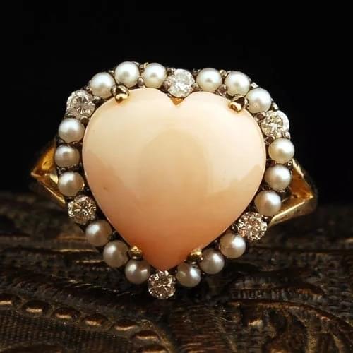 Fashion Woman Ring Golden Metal Love Heart Ring Elegant Luxury Small Pearl Jewelry Wedding Engagement Party Ring Birthday Gift