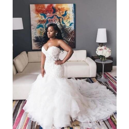 Vintage Ivory Trumpet Mermaid Wedding Dresses 2021 African Sweetheart Lace Bodice Strapless Plus Size Bridal Gown Tiered Train