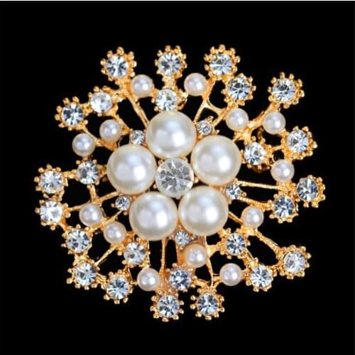 New Luxury Elegant White Blue Rose Red Pearl Crystal Flower Brooches Gold Silver Color Rhinestone Alloy Brooch Lady Safety Pins