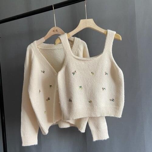 Trend Sweater Knitwear Female Two Piece Set Women Embroidery Loose Cardigan And Vest Chic Matching Sets Sweet Knitted Top