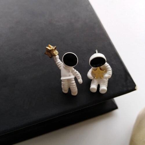 South Korea Hyperbole Astronauts Asymmetric Stud Earrings Contracted Creative Design Ear Clip Small Stars Hiphop/Rock Earrings