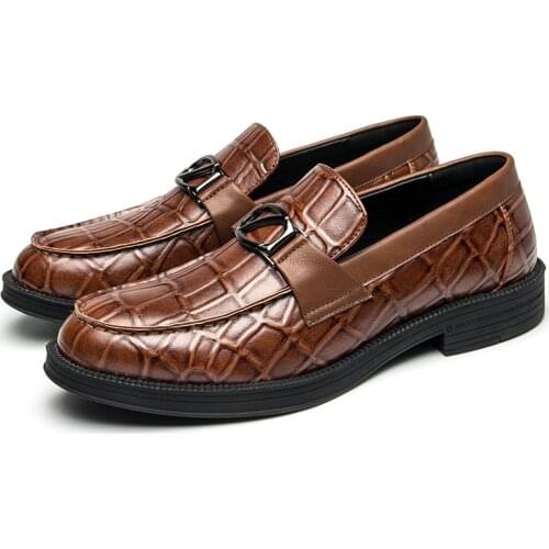 2021 New Spring Crocodile Pattern PU Leather Leather Shoes Casual Flats England Men Dress Shoes Pointed Toe Fashion OverShoes