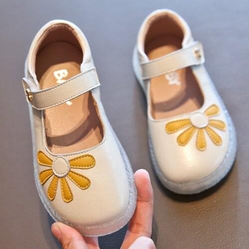 Girls' shoes Princess shoes Autumn shoes Spring shoes Small leather shoes Baby bean shoes Soft soles Casual shoes Leather shoes