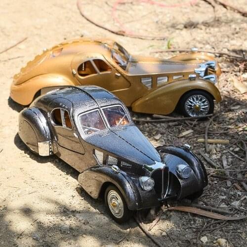 Simulation bugatti classic classic Great Wall shark tail alloy car classic collection car model with sound light pull toy 1:32