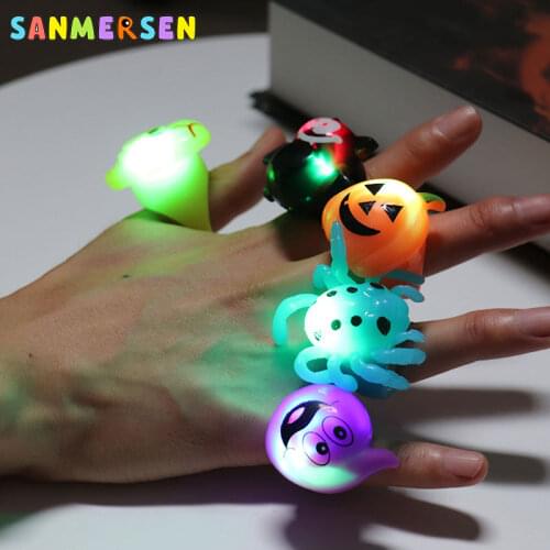 2020 New Halloween Gift Party Finger Lights Glowing Toys Childrens Gifts Pumpkin Bat Ring Baby Kids Funny Toys
