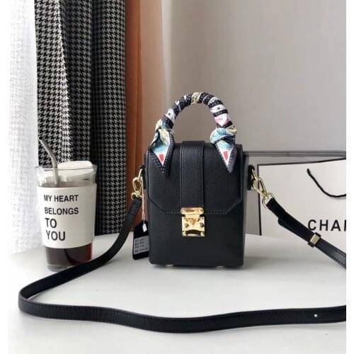 2021 New Design Small Square Bag Exquisite Female Leather Crossbody Phone Bag Fashion Phone Bag For Woman