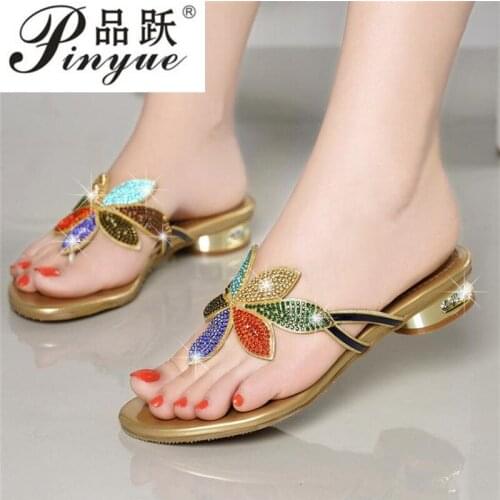 New Summer Women Crystal Slippers Glitter Flat Soft Bling Female Color Flip Flops Outdoor Ladies Slides Hot Beach Shoes