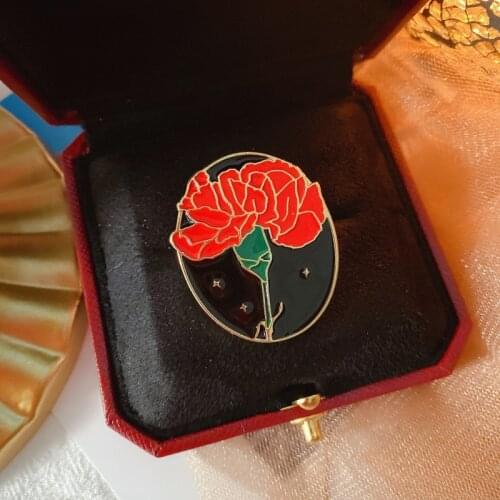 Qingdao wholesale original retro French carnation enamel color Brooch senior sense mother gift brooch brooch