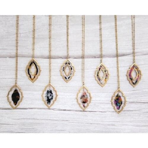 Bohemian Cut Out Resin Acrylic Pendant Necklaces for Women Morocco Geometric Frame Dangle Necklace Jewelry Accessories