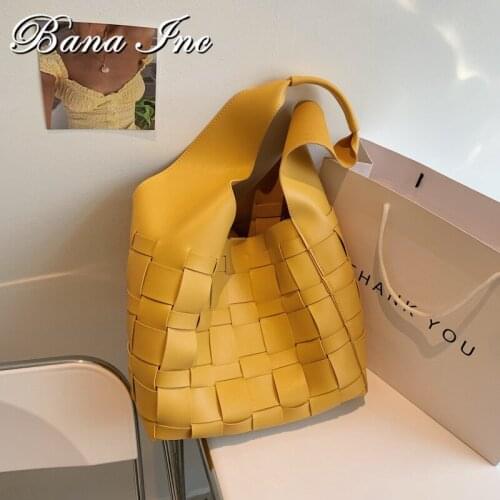 Leather Woven Tote Bag womens Shoulder Bucket Bag Large Capacity Minimalist 2021 Fashion Weave Ins 2021 Women Tote Handbag